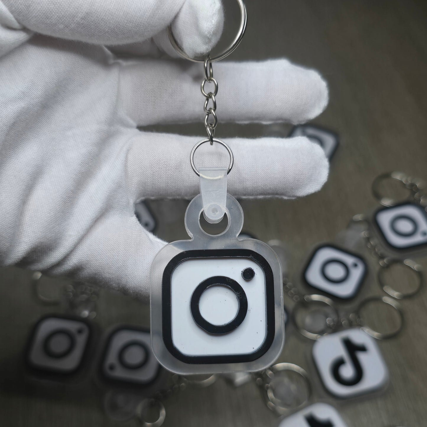NFC Keychain โ ๐ Social Media & Contact Links These are perfect for influencers, vendors, small businesses, or creators.
